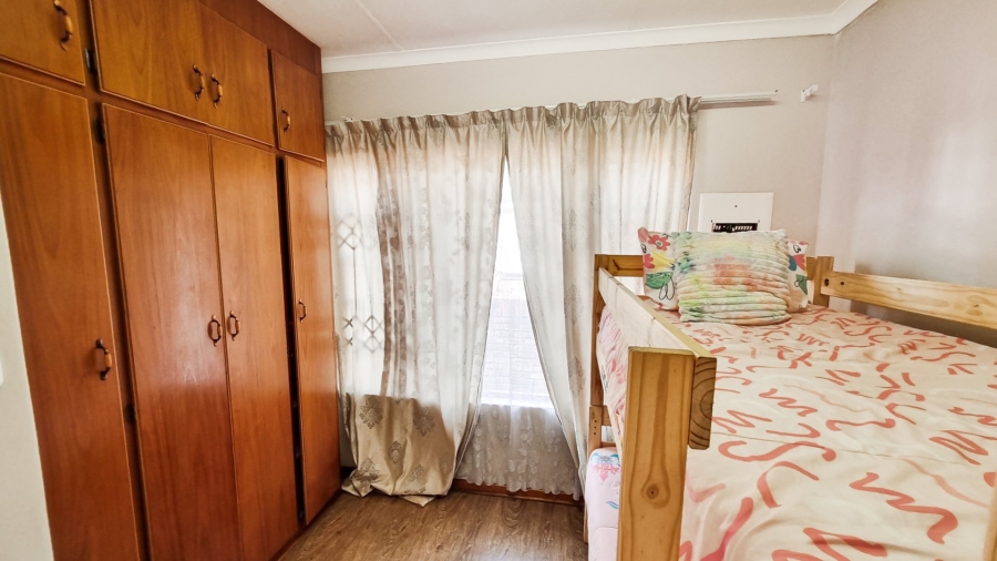 2 Bedroom Property for Sale in Langenhovenpark Free State